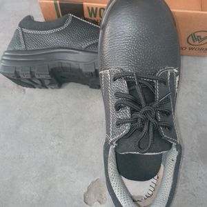 Go Work Heavy Duty  Safety Footwear Size-8