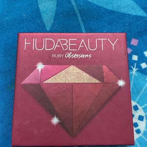 HUDA Beauty Ruby Obsessions