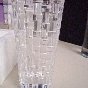 HEAVY FLOWER VASE MADE OF GLASS