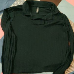 Black Collar Fitted Crop Top