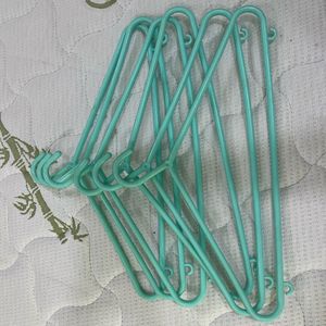 Clothes Hangers - 6 Count