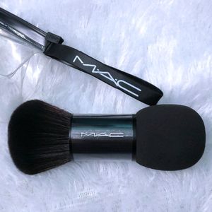 MAC Foundation Brush