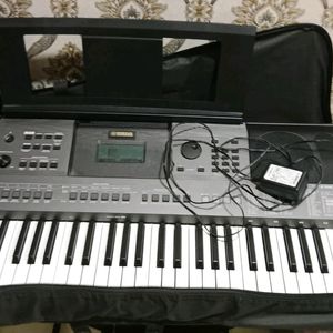 YAMAHA PSR-I500 PORTABLE KEYBOARD WITH ADAPTOR