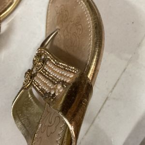 Party Wear Slipper For Grabs