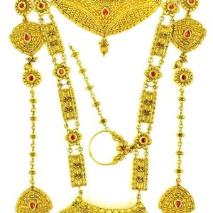 new Red Bridal wellery set with tag.... Trendy