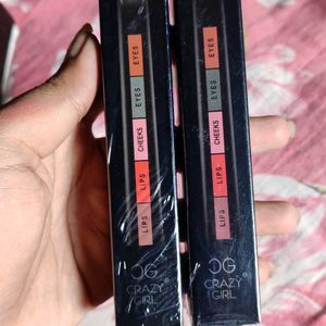 5 In 1 Kit(Lip, Eyes, Cheeks)1 Pc