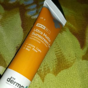 The DermaCo Ultra Matte Sunscreen Spf60 PA++