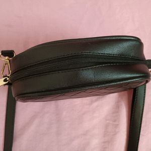 SLING BAG