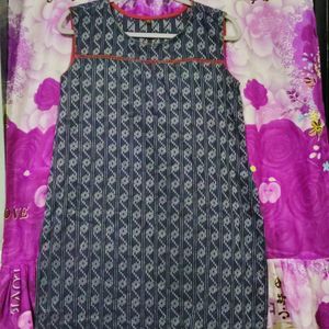 BLUE SLEEVELESS KURTI