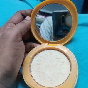 Lakme Sun Compact With SPF 40