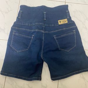 Denim Shorts-show off