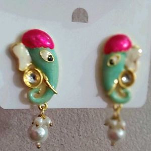 Latest Trendy Ganeshji Design Traditional Earrings