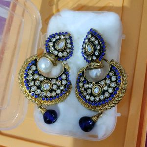 Earings