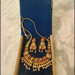 Golden Polished Kundan Necklace