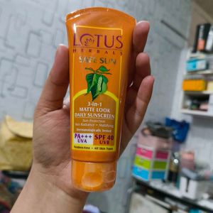 (Sealed) Lotus Sunscreen