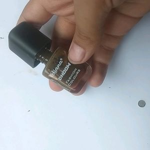 Fashion Colour Nail Paint In Coin