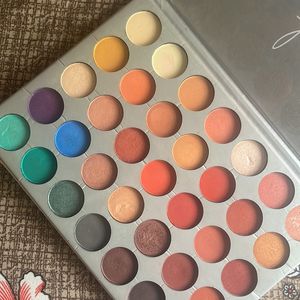 Eyeshadow palette