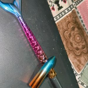 Pen With A Fish Structure Body Glowing