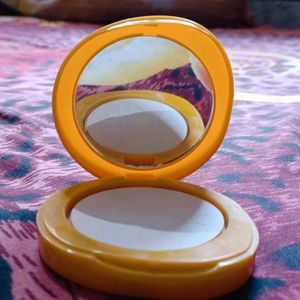 Lakme Ultra Matte Compact