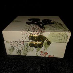 Jwellery Organizer/Box