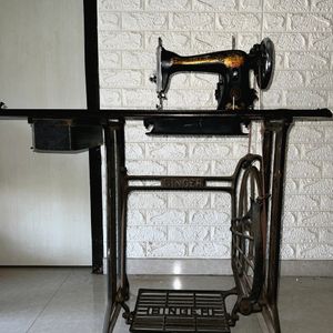 Singer Sewing Machine With Motor, Stand Table