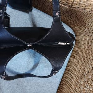 DKNY Shoulder Bag In Good Condition