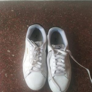 Less used Women's Puma Casual Shoes