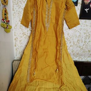 Women Ethnic Gown