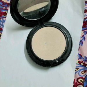 Huda Beauty 2in 1 Powder Cake