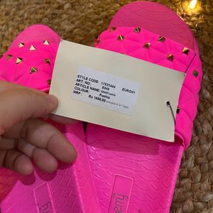 Dressberry Fushia Pink Sliders