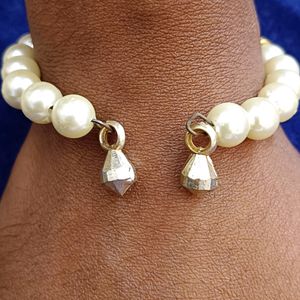 Pearl Bracelet With Diamonds