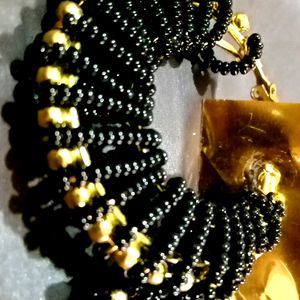 Black Moti Earings