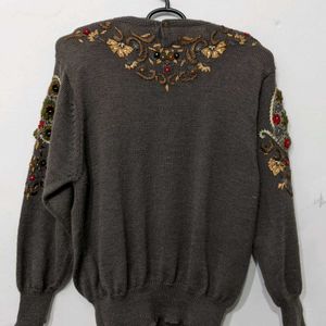 Embroidery Sweater......