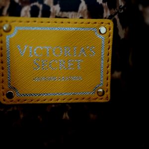 Victorias' Secret