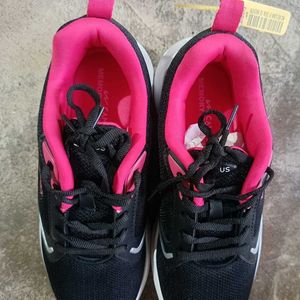 Low-Top Lace-Up Running Shoes