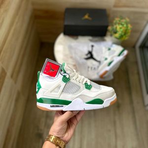 Jordan Retro 4 pine Green