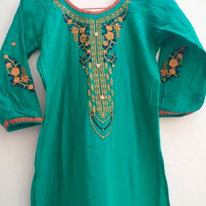 Women Kurti Sets