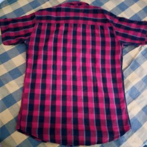 Red ♥️ checks Half sleeve shirt luk new xl size