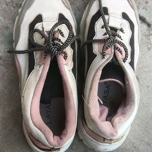 Layasa Shoes In Good Condition