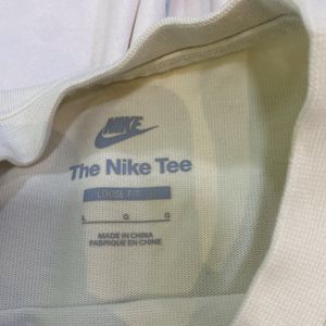 Nike Tee