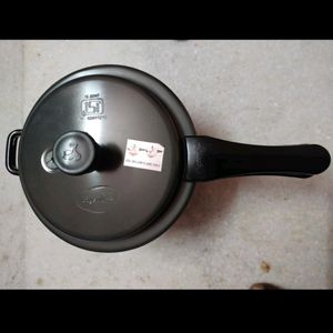 Pigeon Unused 5 Liters Pressure Cooker