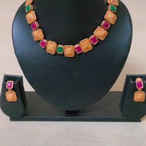 Women Lakshmi Jewelry Set