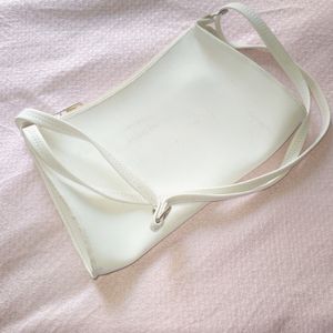 White Slingbag 👜