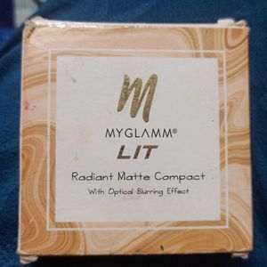 Myglamm Compact