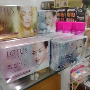 Lotus Facial Kit