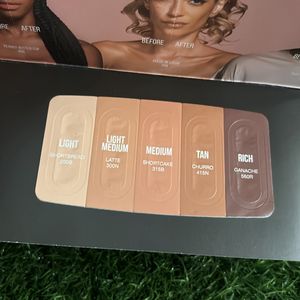 HUDA Beauty Foundation Sampling Card