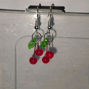 2 Earrings