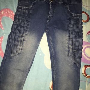 3 Botton Skinny Jeans