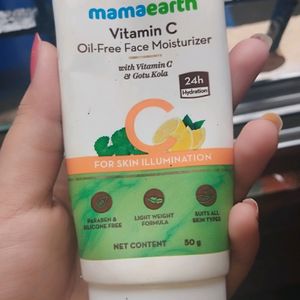 Mamaearth Vitamin C Oil - Free moisturizer