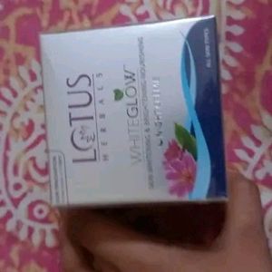 Lotus Herbals Whiteglow Skin Whitening & Brighteni